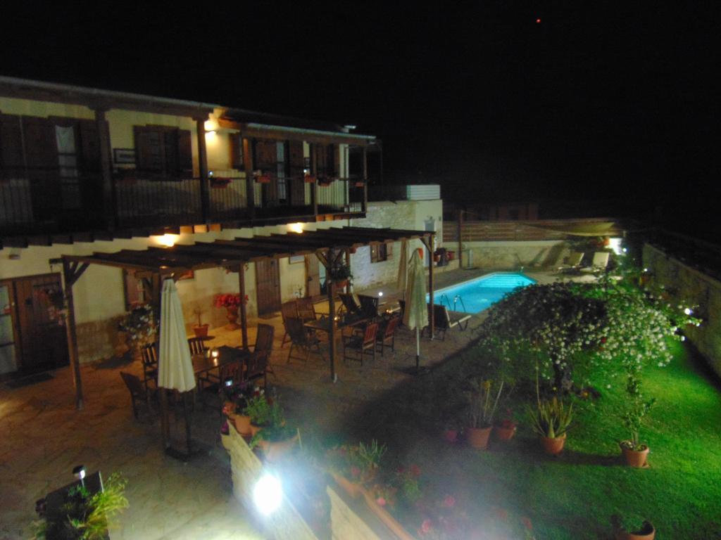 Charalambos 3* Καλαβασός