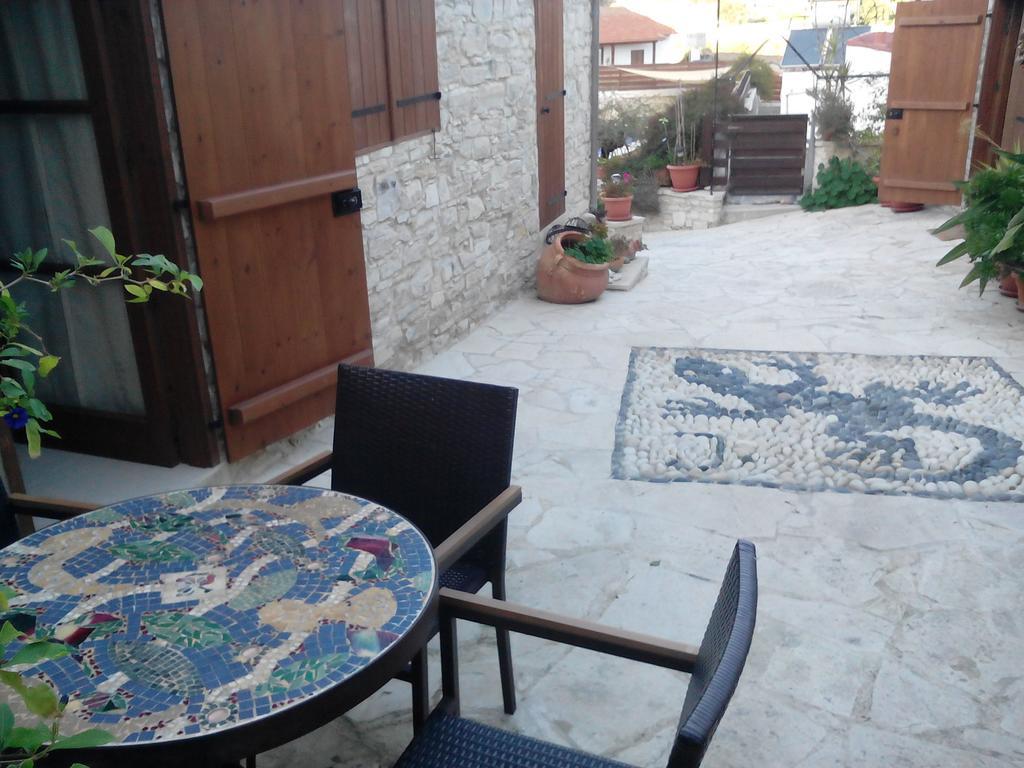 Ξενοδοχείο με διαμερίσματα Charalambos 3*